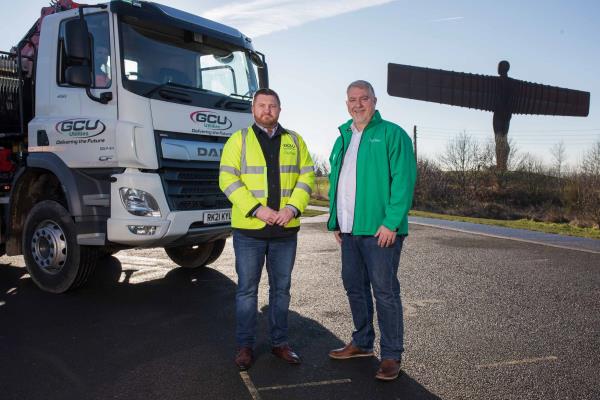 (L to R): Lloyd McCourt, operations Manager at GCU UK and Jason Legget, regional partnership director at CityFibre